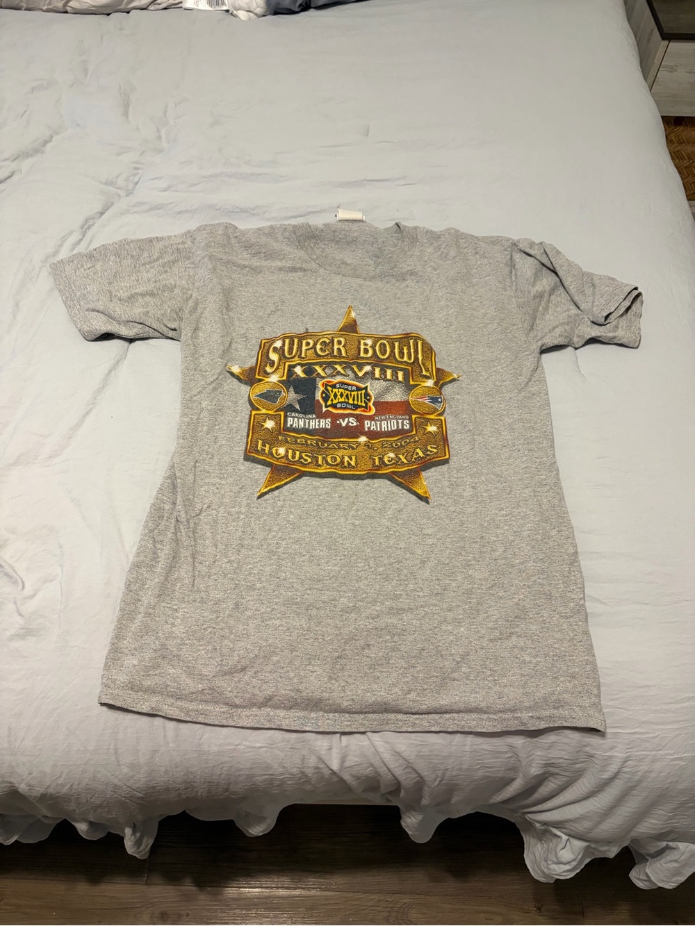 NFL Gray Super Bowl XXXVIII Graphic Tee with Gold Accent
